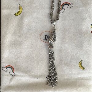 28” Silver Time 1970s Tassle Snail Chain Amazing Clasp